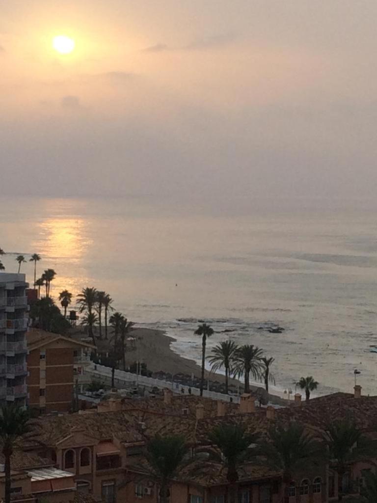 Estudio Recien Reformado En Primera Linea De Playa Lägenhet Benalmádena Exteriör bild