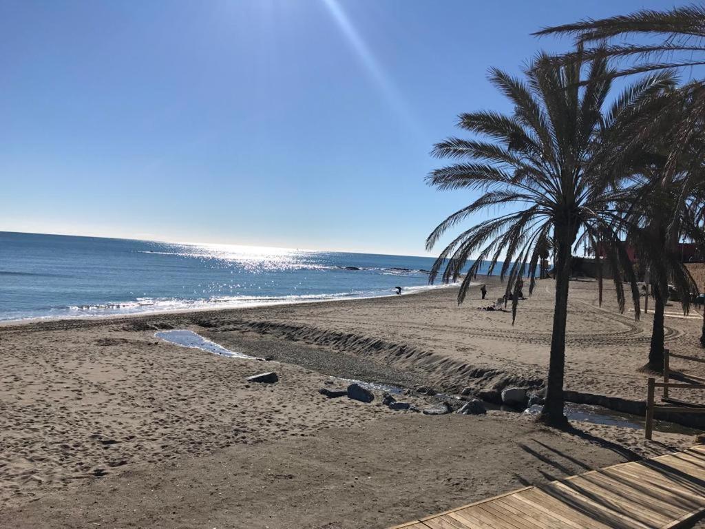 Estudio Recien Reformado En Primera Linea De Playa Lägenhet Benalmádena Exteriör bild